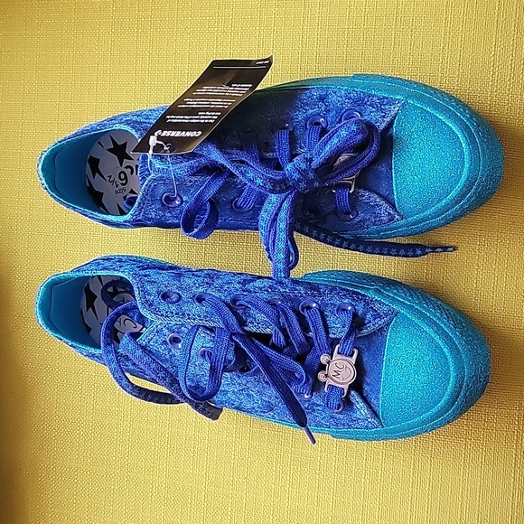 Converse Allstar x Miley Cyrus shoes - Picture 2 of 7